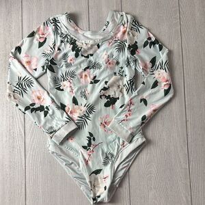 Girls one piece swimsuit, long sleeves rashguard 8/10